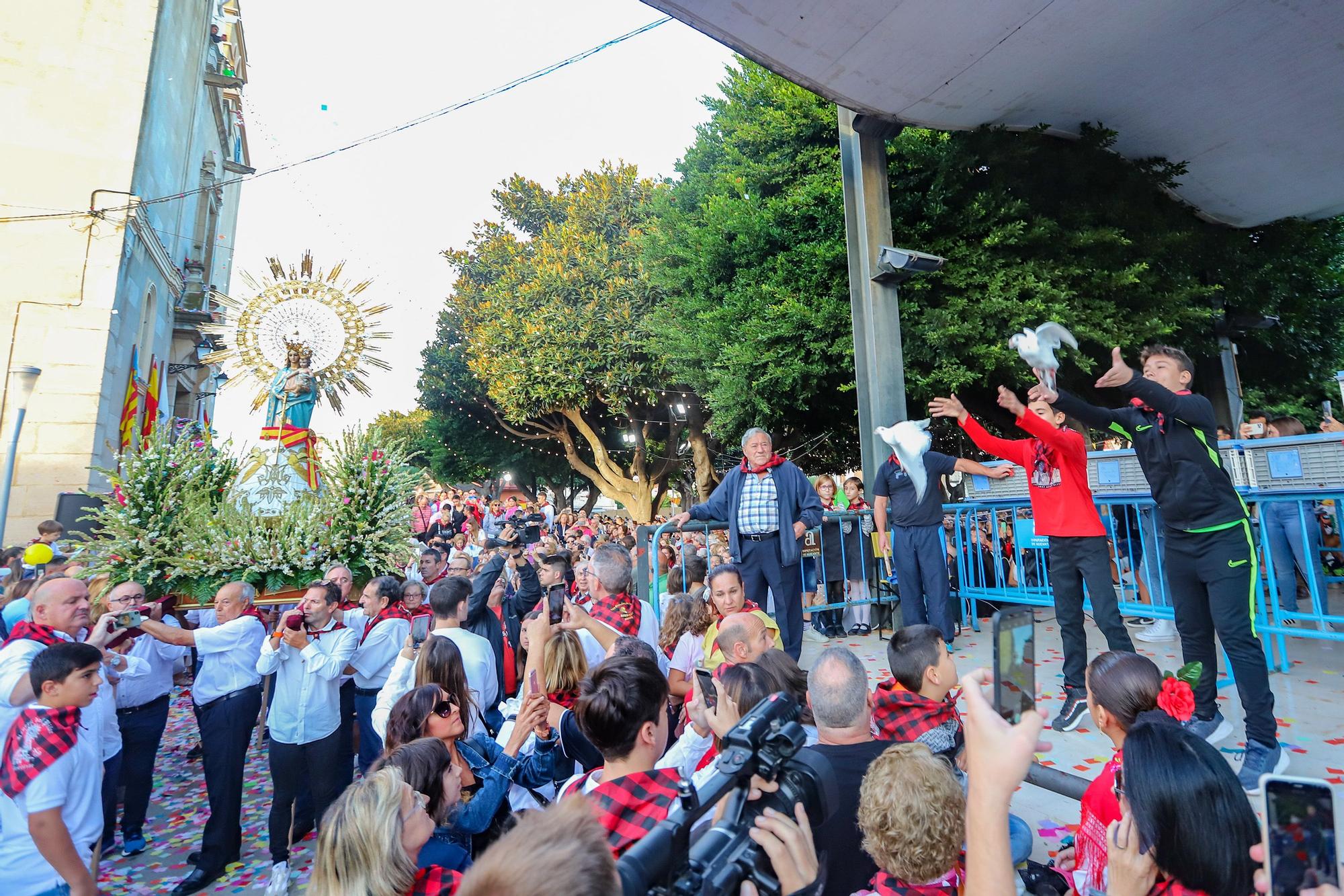 Benejúzar recobra esplendor y alegría con su Pilarica