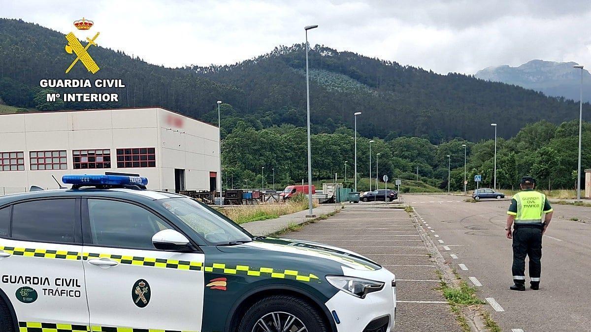 Patrulla de la Guardia Civil de Tráfico