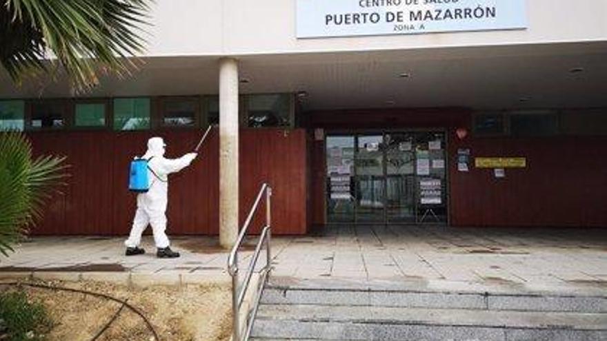 El centro de Salud de Puerto de Mazarrón, 25 días en nivel rojo