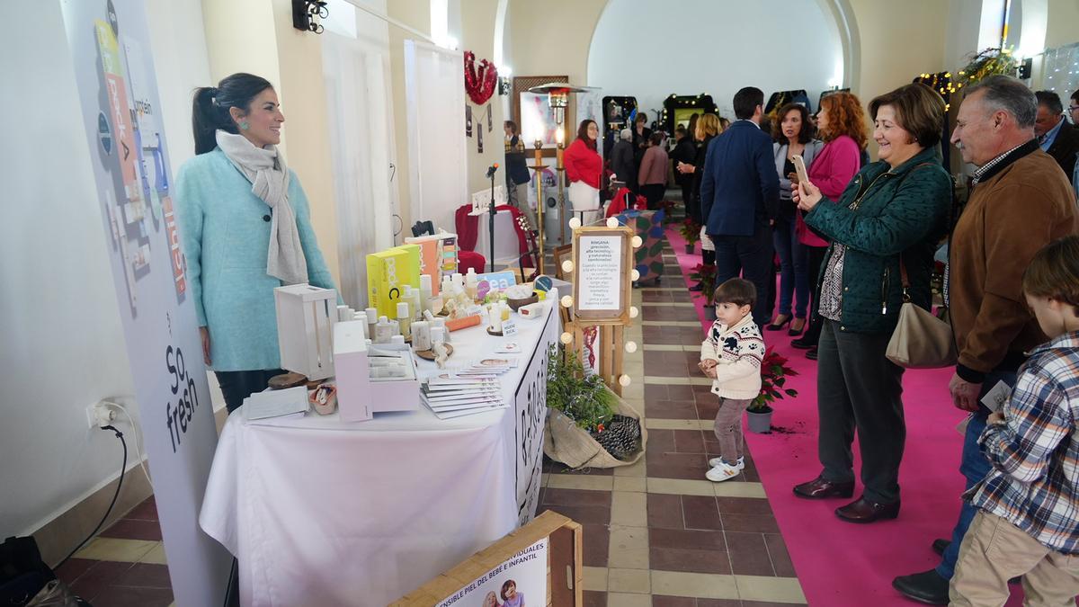 Veinte empresas ofrecen sus productos en la primera edición del Navifest de Alcaracejos.
