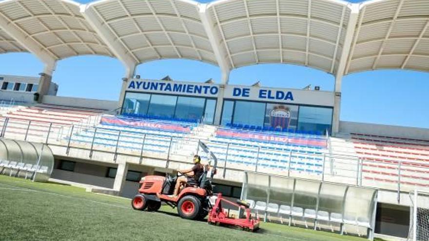 La concejalía de Deportes mejora los campos de fútbol para el inicio de la temporada