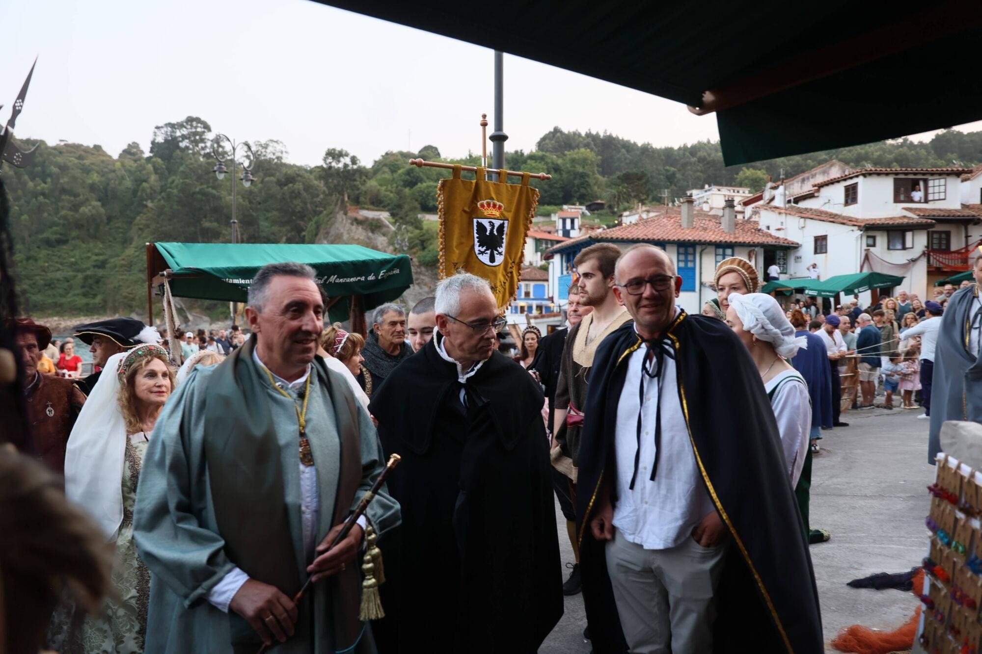 Carlos V siempre desembarca en Tazones