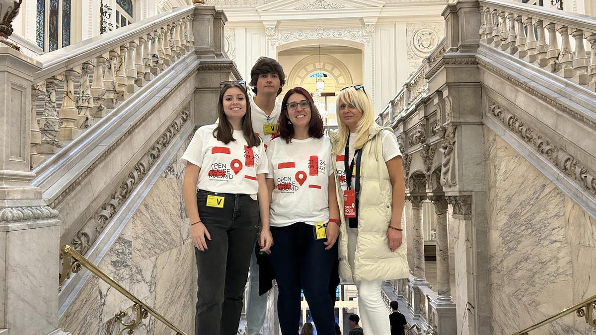 De izquierda a derecha, Cristina, Pablo, Montse y Noelía, voluntarios del Open House.