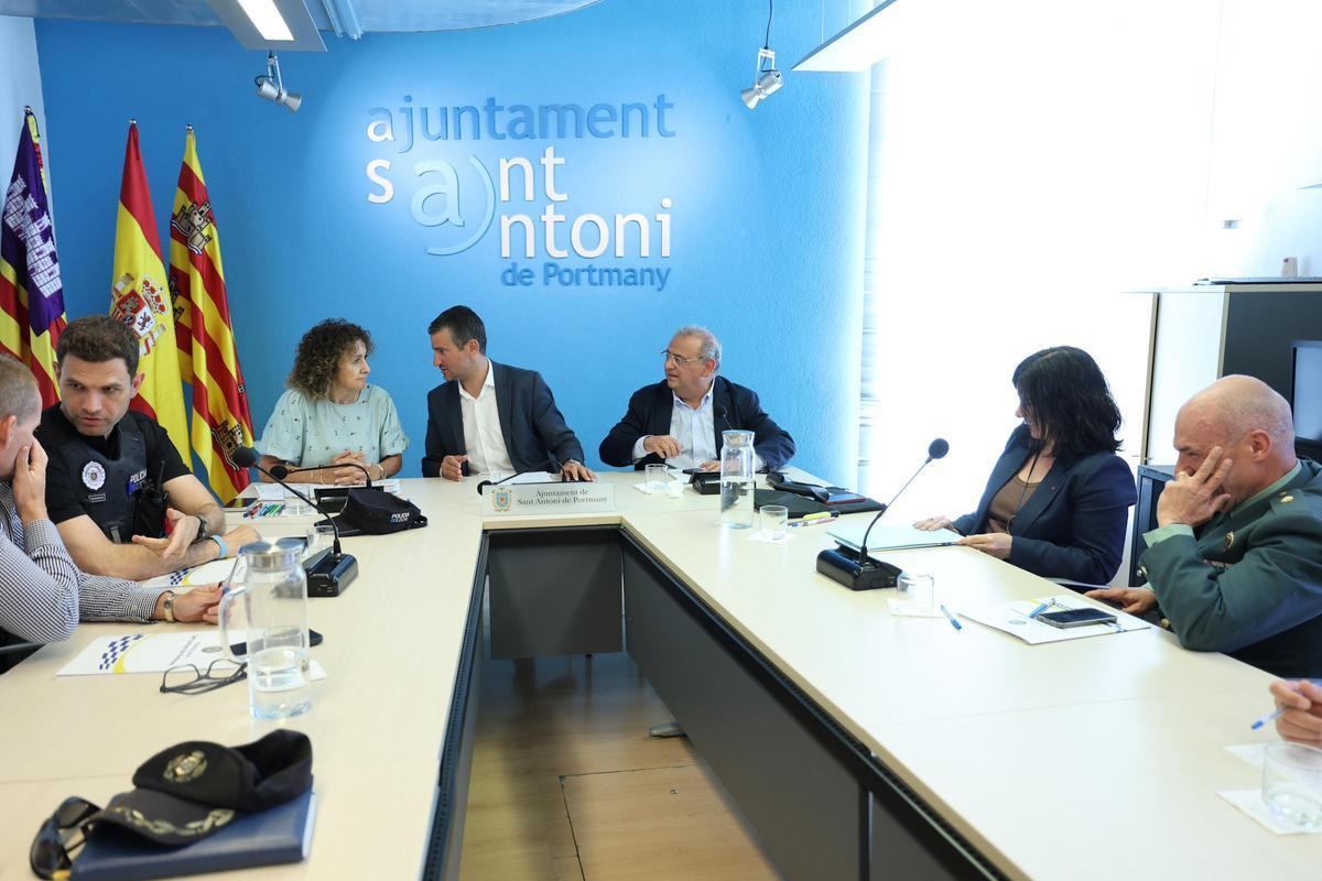 Mira aquí todas las imagenes de La Junta de Seguridad de Sant Antoni