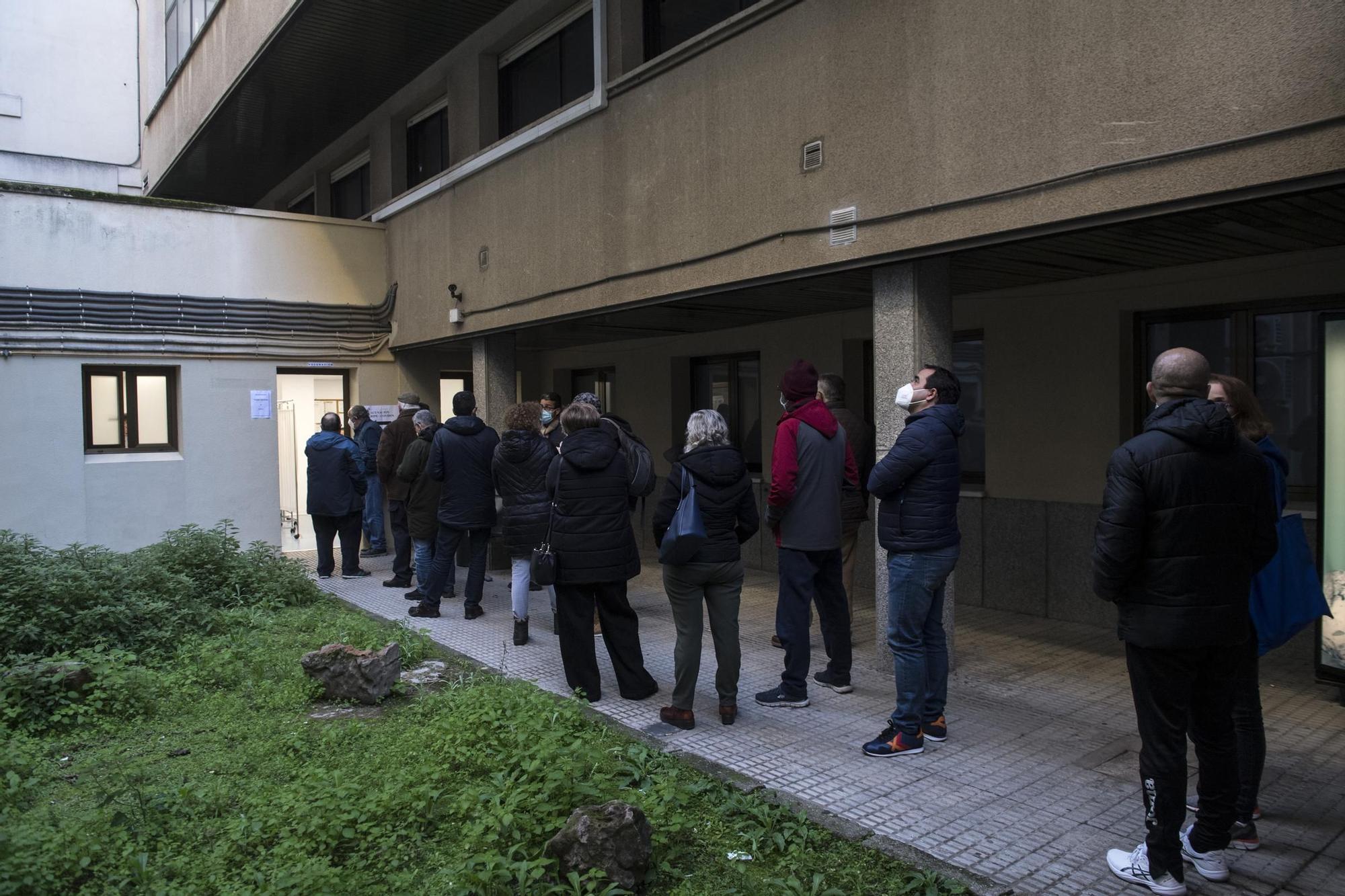 Galería | Así fue el primer día de vacunación en Cáceres