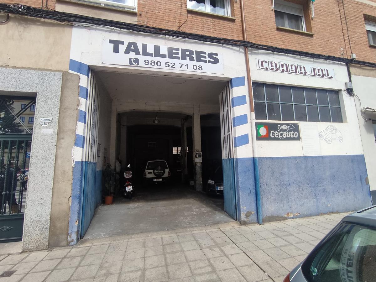 Talleres Carbajal, en avenida Obispo Acuña.