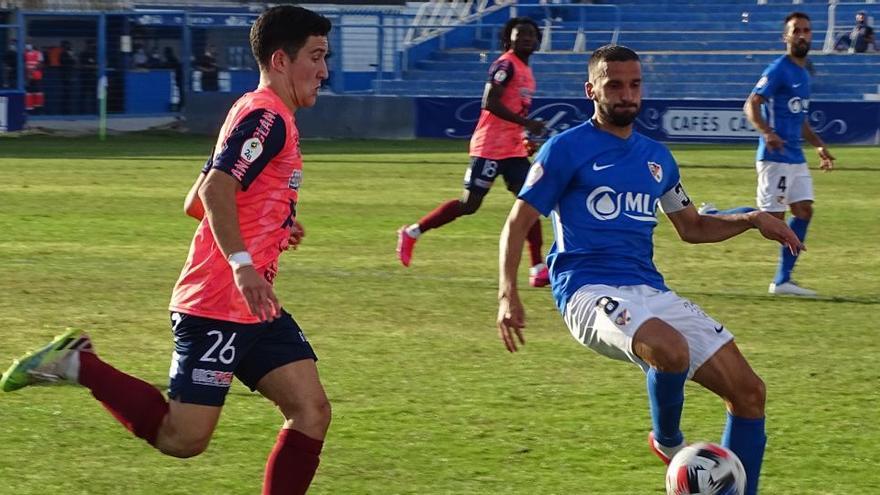 El Linares y el Yeclano firman un estreno muy de Segunda B