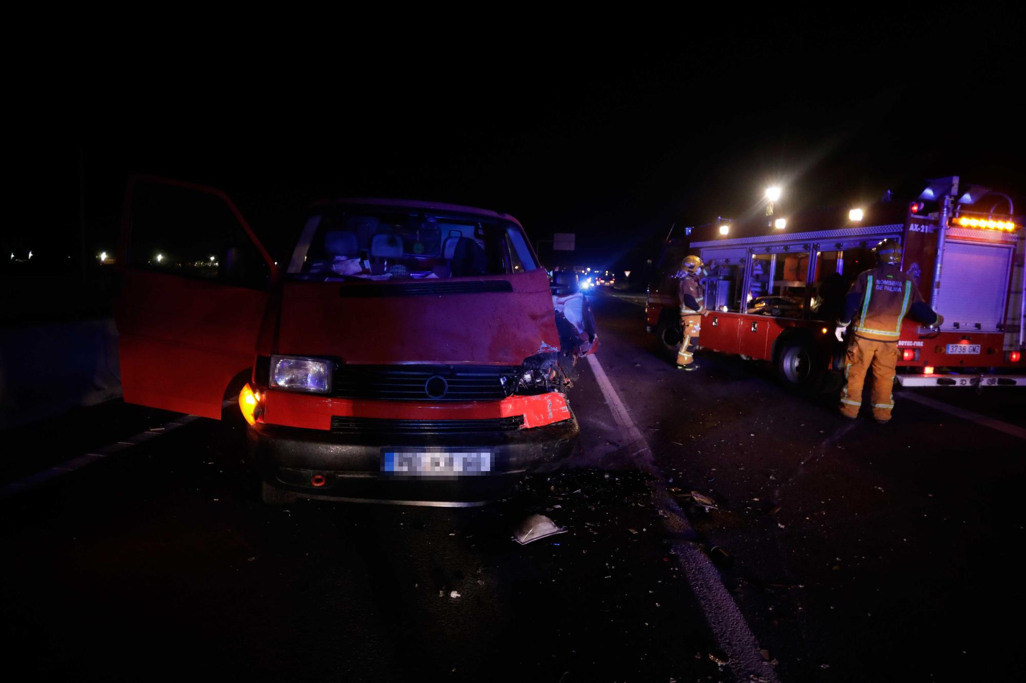 Mueren dos motoristas en un accidente de tráfico en Palma