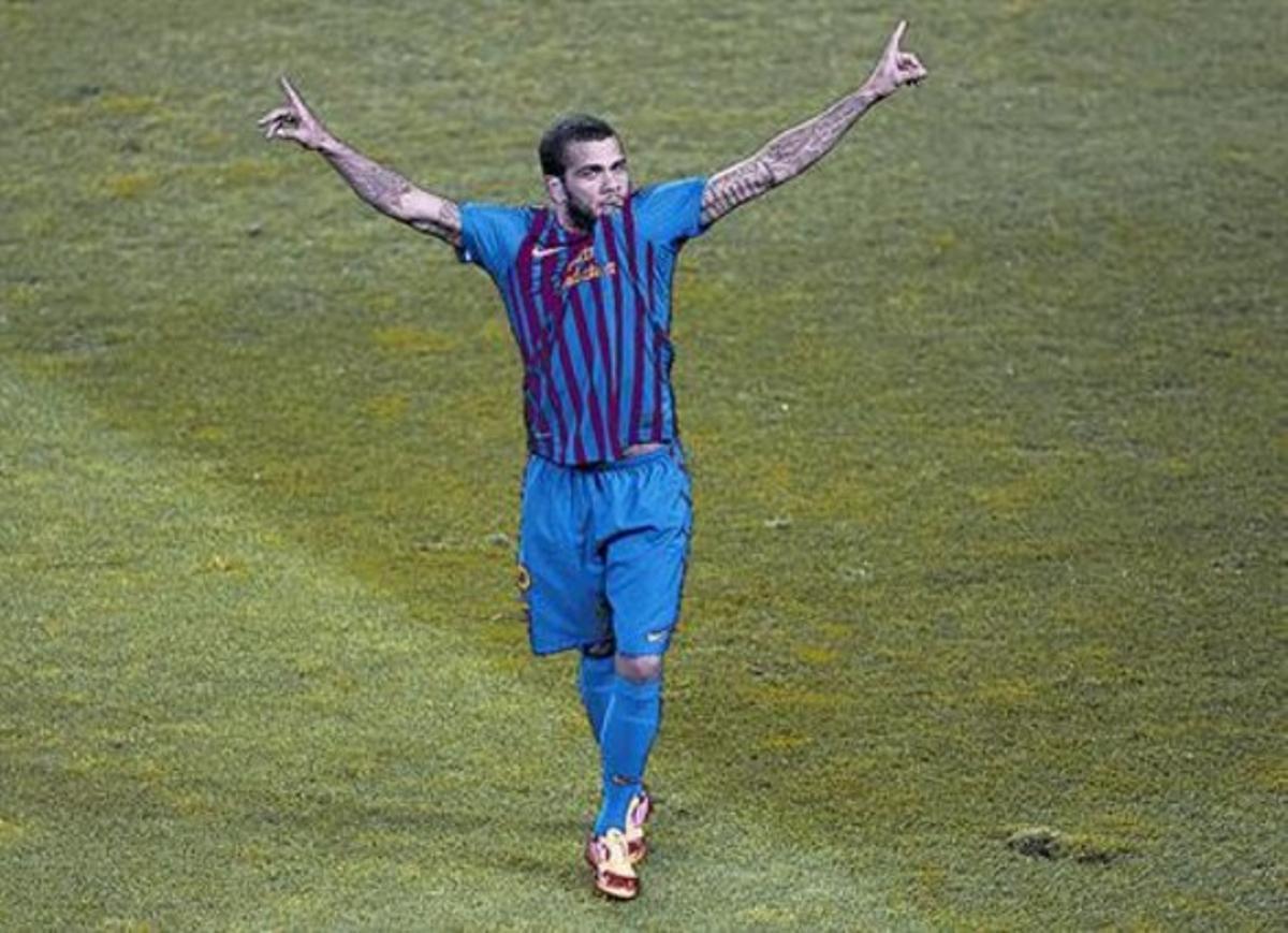 V de victòria 8 El Barça d’Alves no va guanyar ahir, però va eliminar l’actual campió de la Copa. V de victòria 8 El Barça d’Alves no va guanyar ahir, però va eliminar l’actual campió de la Copa.