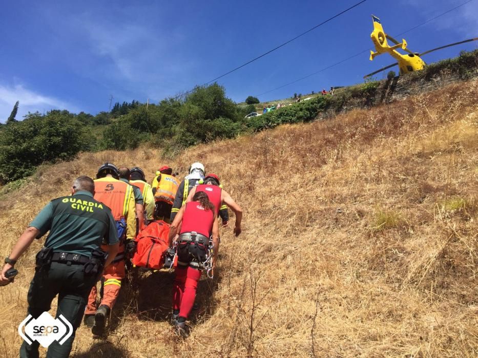 Dos heridos en un accidente en Cangas del Narcea