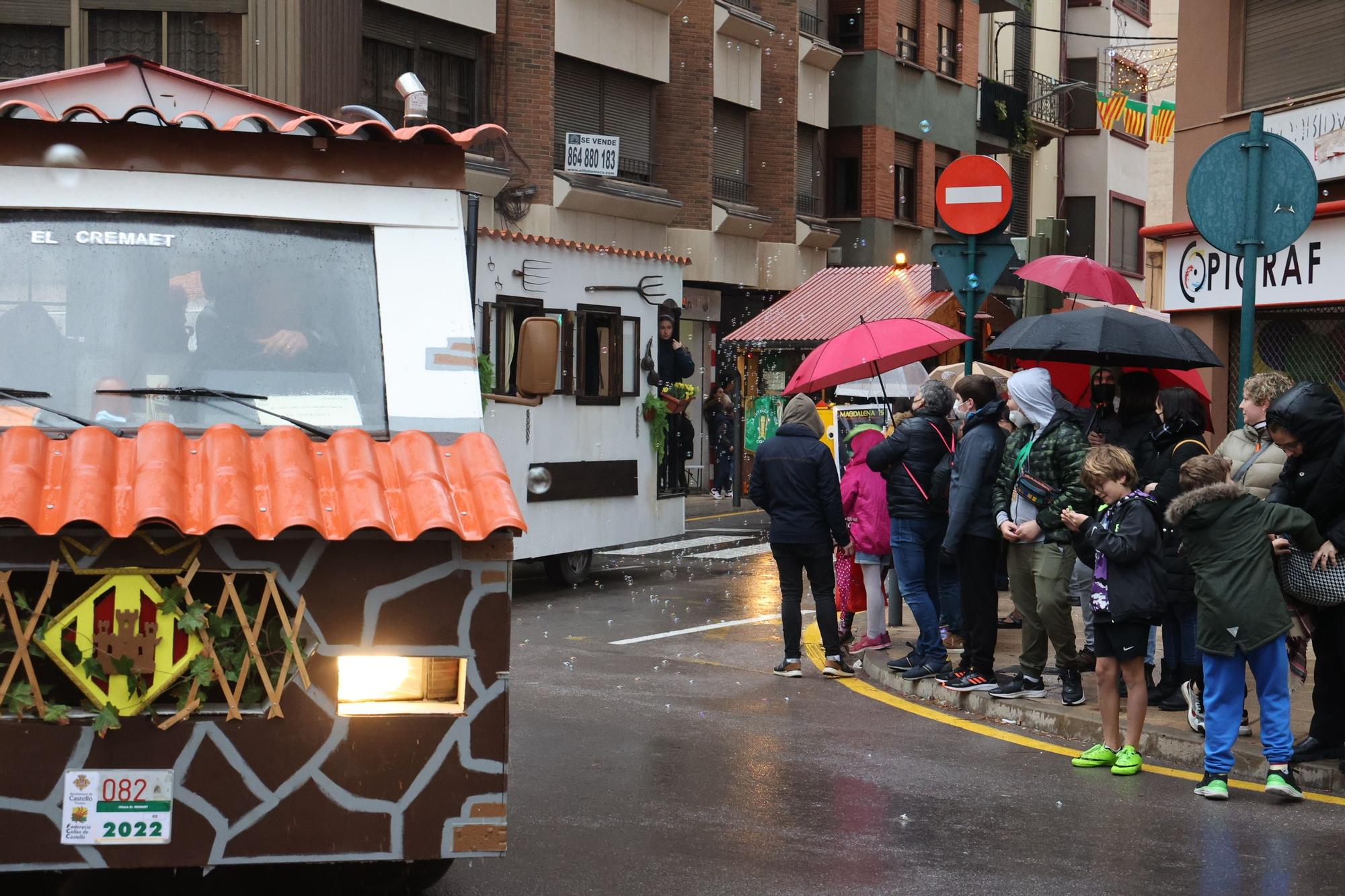 Las mejores imágenes del desfile de carros engalanados y collas de la Magdalena