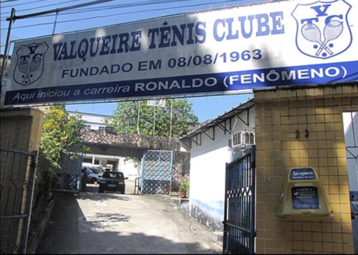 Puerta de entrada del Valqueire Tênis Clube