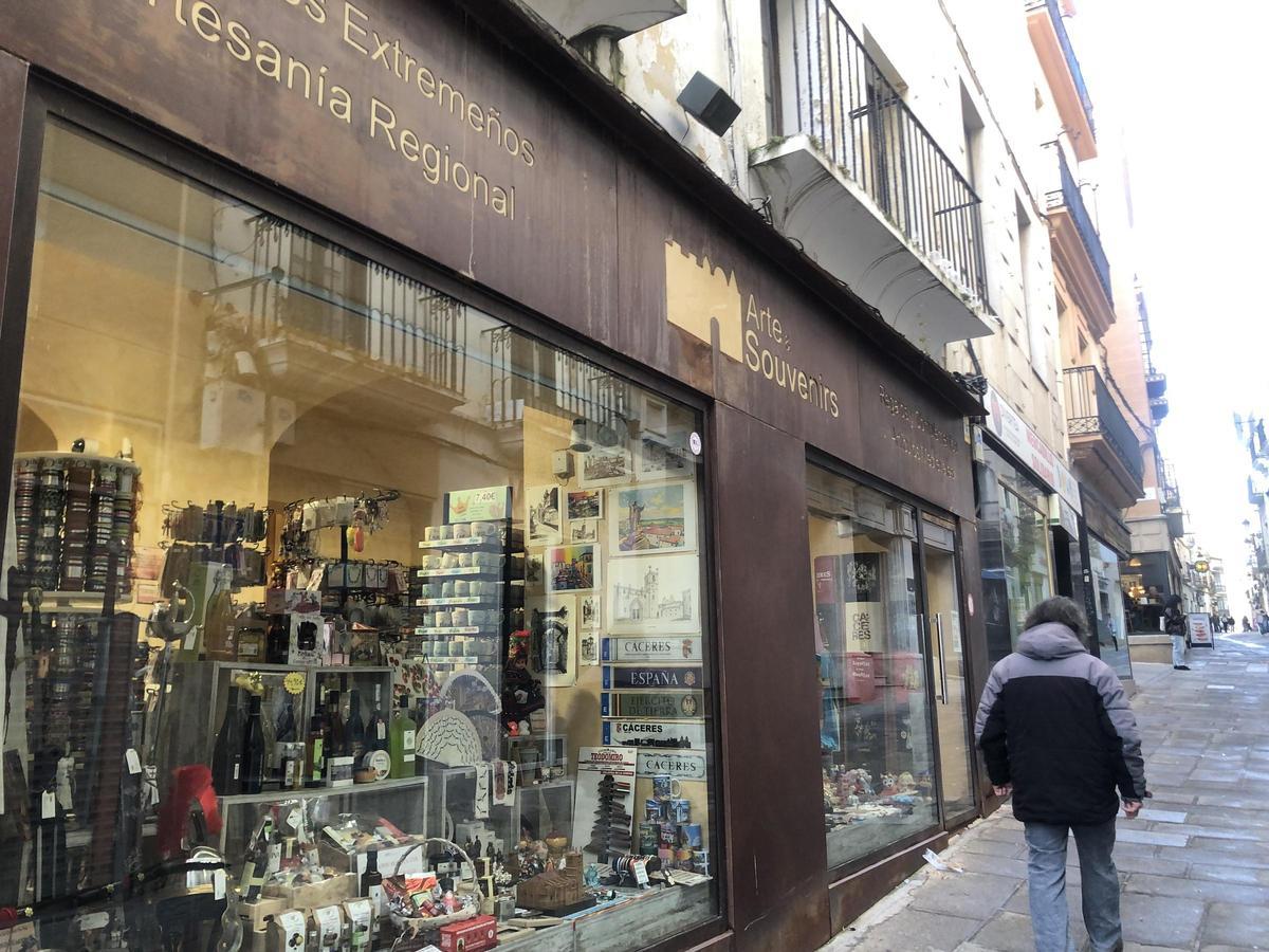 Fotogalería: Un paseo por la calle Pintores de Cáceres