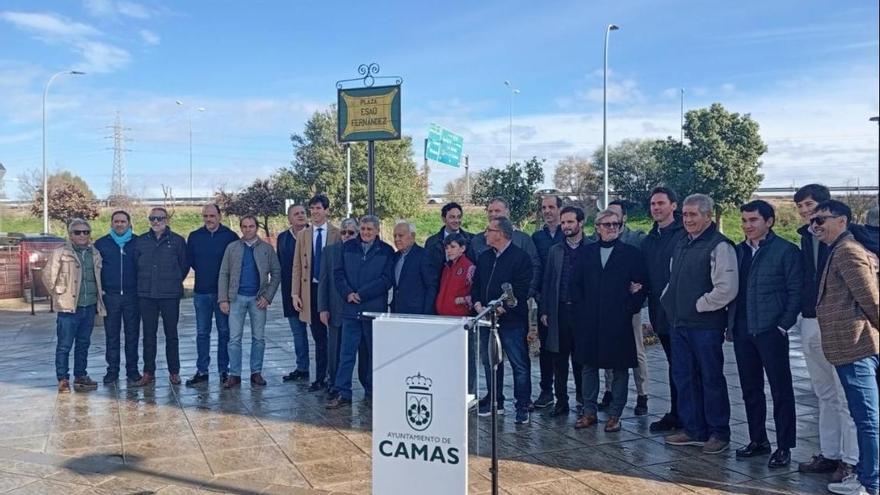 Inauguración de la plaza de Esaú Fernández en la que acudieron representantes de la escuela taurina y 'El Almendro'.