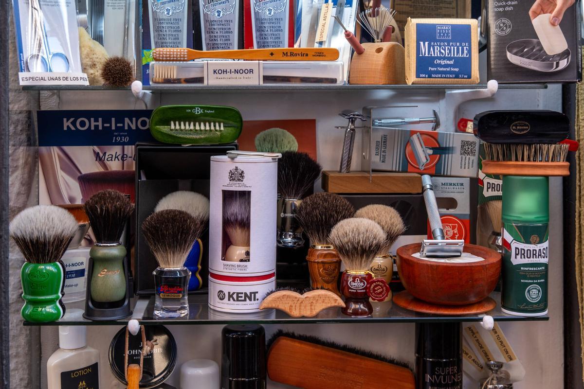 Brochas y otros productos para el afeitado.