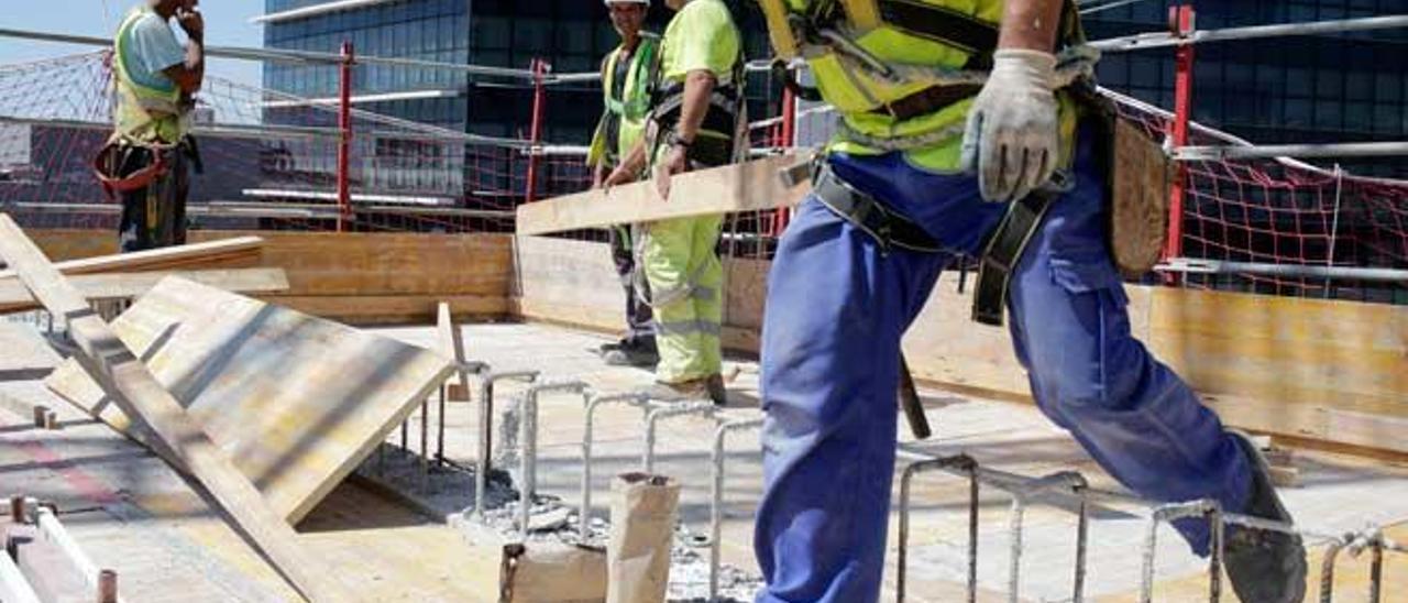 Trabajadores de la construcción, en una imagen de archivo.