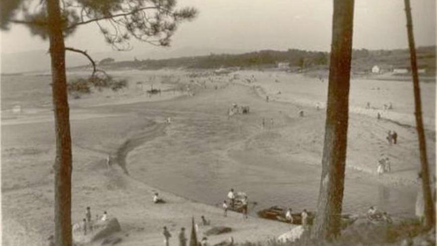 El arenal de Samil, desde la desembocadura del Lagares    // FdV