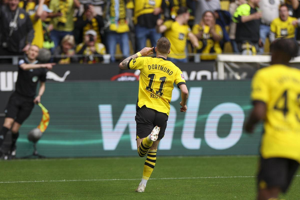 Bundesliga - Borussia Dortmund vs FC Augsburg