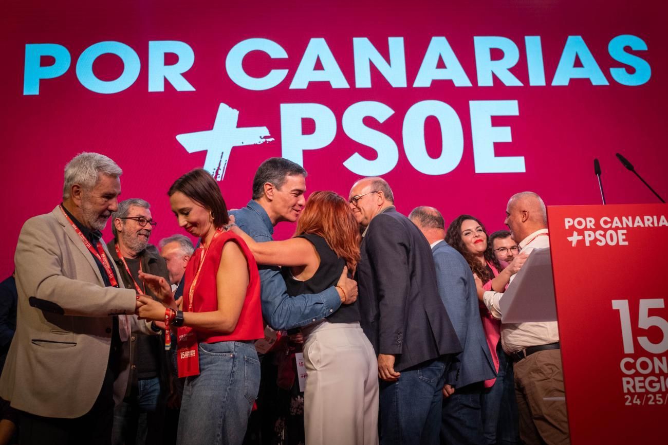Pedro Sánchez cierra el Congreso de los socialistas canarios.