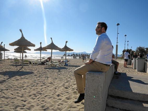 José Hila besucht die Playa de Palma