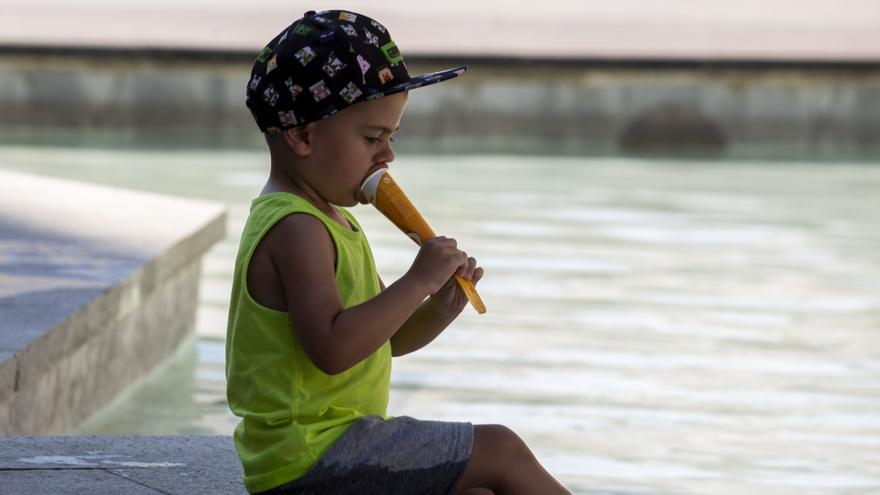 El intenso calor lleva a Zaragoza a batir un récord