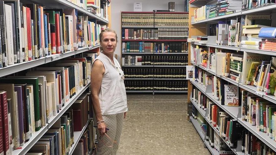 Soledad Nuevo Ábalos, en la biblioteca de Archidona.