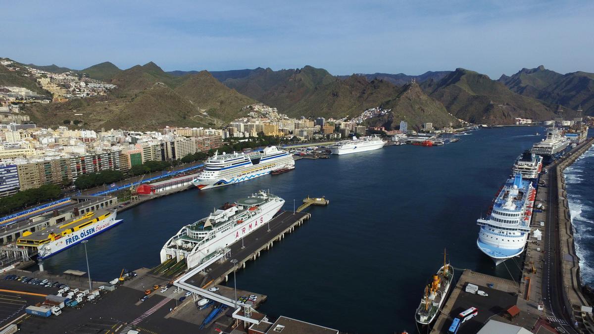 Puerto de Santa Cruz de Tenerife.