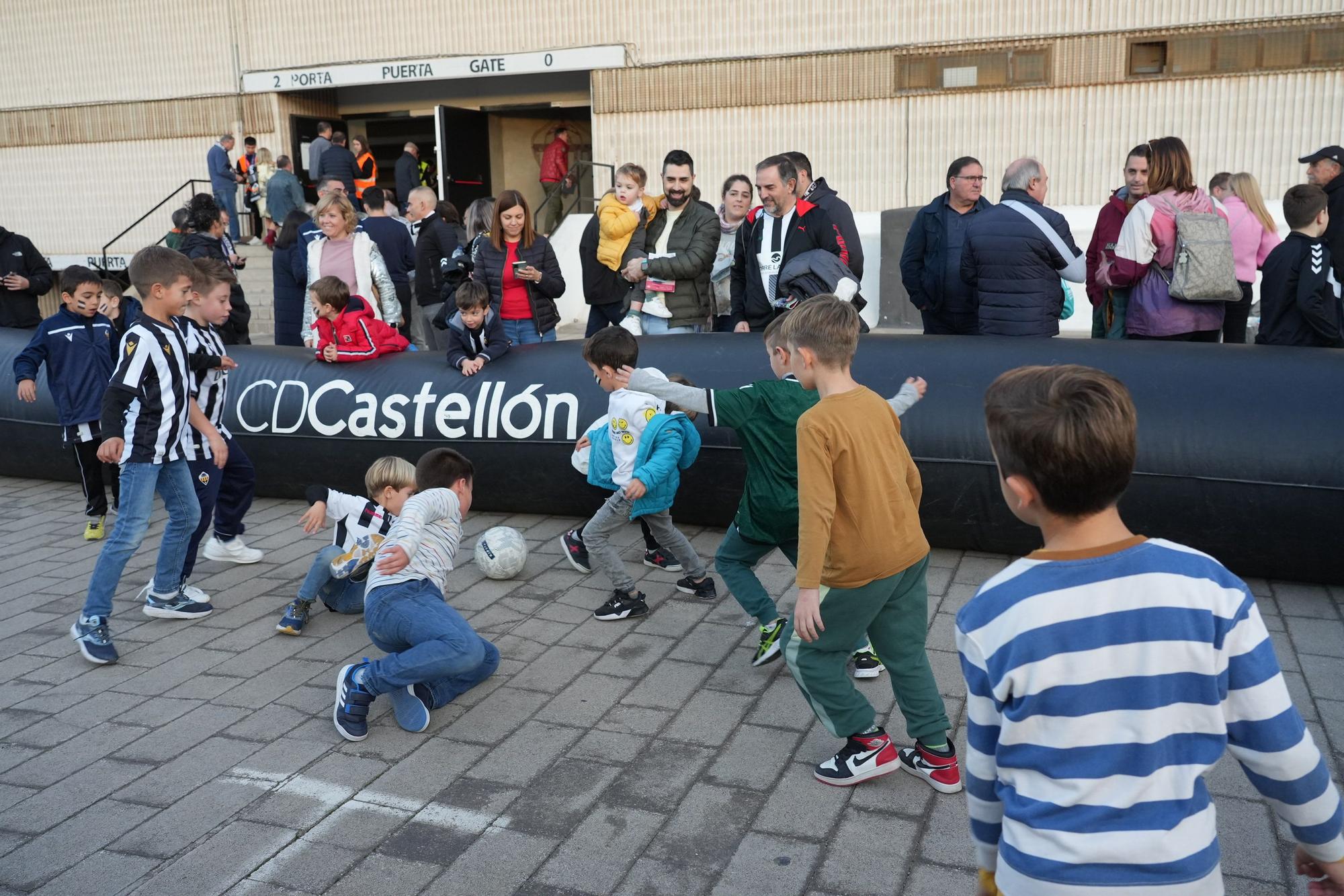 La afición del Castellón antes del partido