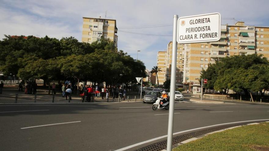 La periodista Clara R. Forner ya tiene una glorieta en su recuerdo en Alicante