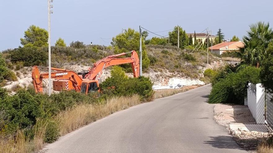 La presencia de cableado subterráneo retrasa el inicio de las obras de la urbanización de Alginet inacabada desde hace 50 años