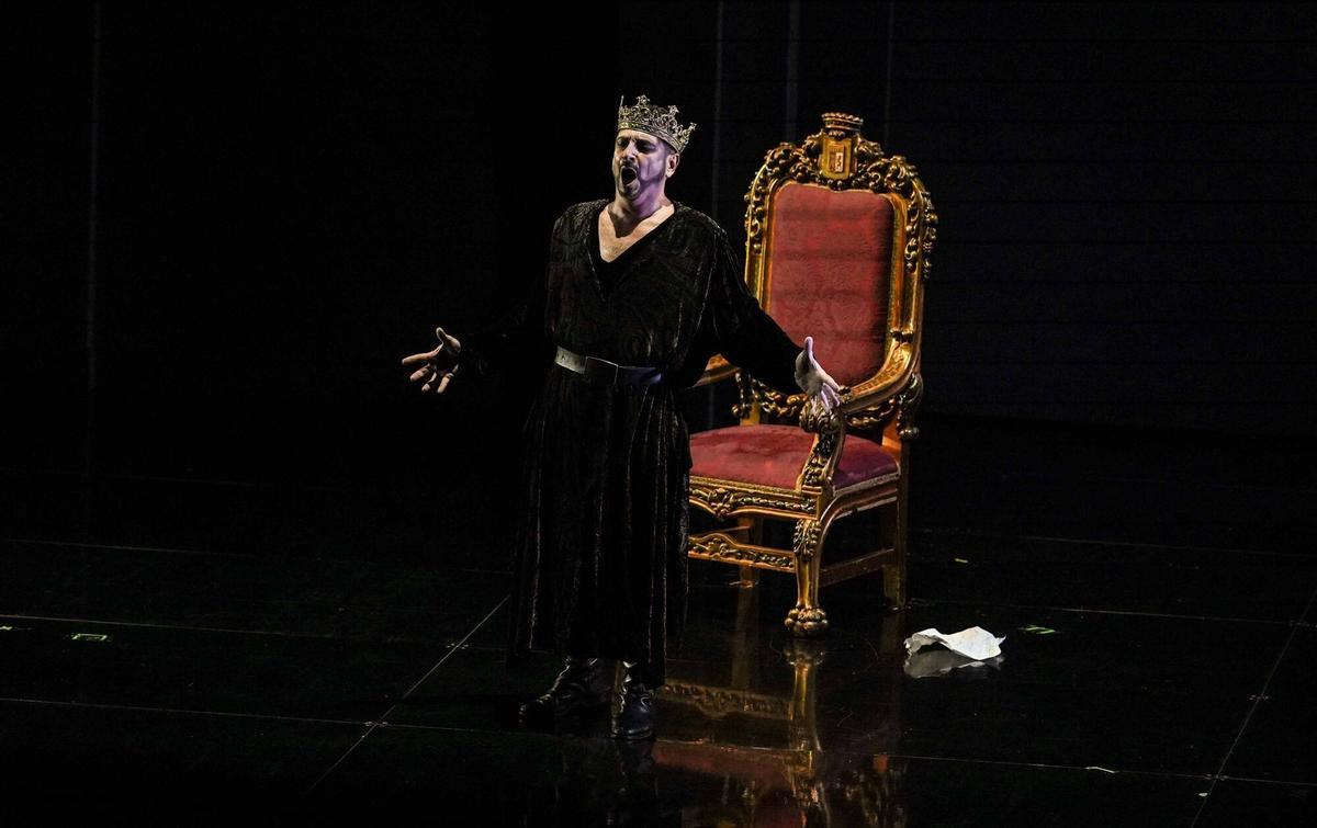 Córdoba estrena 'Macbeth' con ovación y lleno en el Gran Teatro