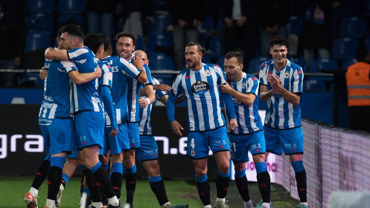 Los jugadores del Deportivo celebran un gol esta temporada.