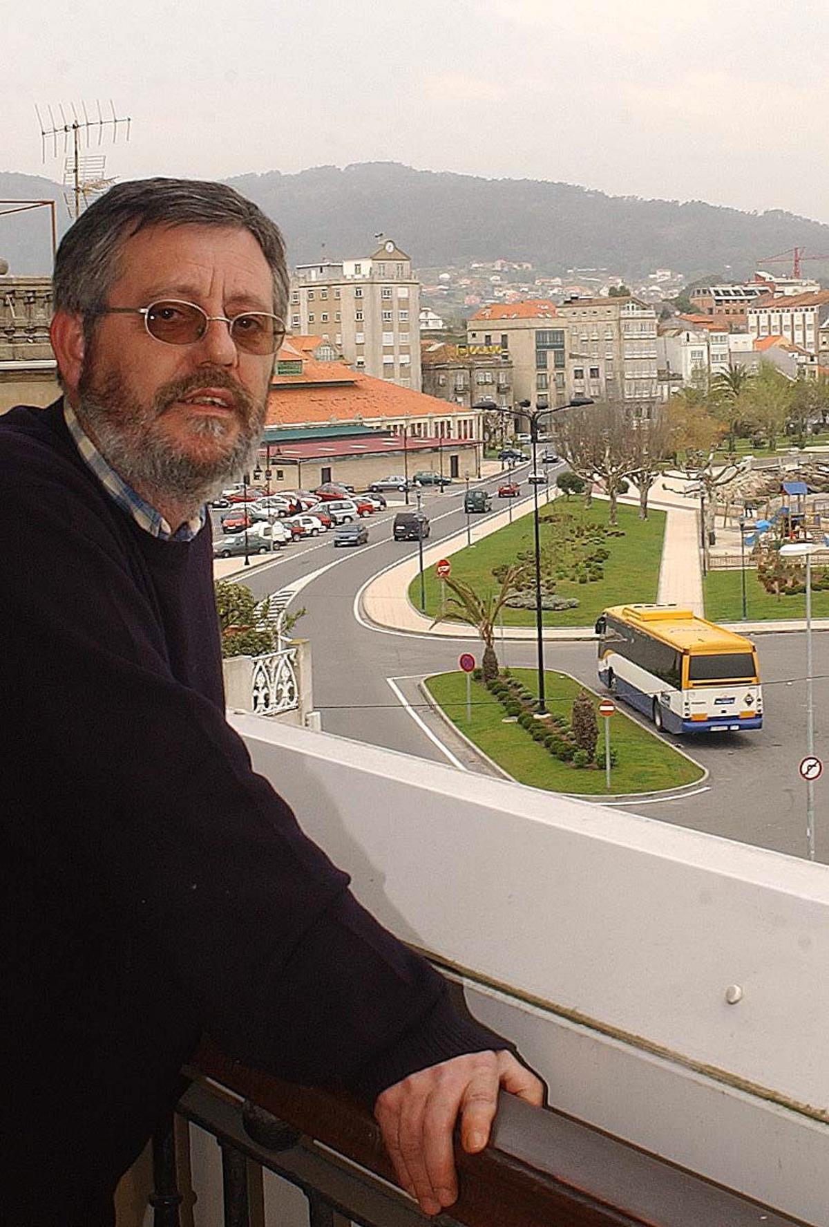 Como autor teatral ganó en 2008 el premio Max al mejor texto en gallego