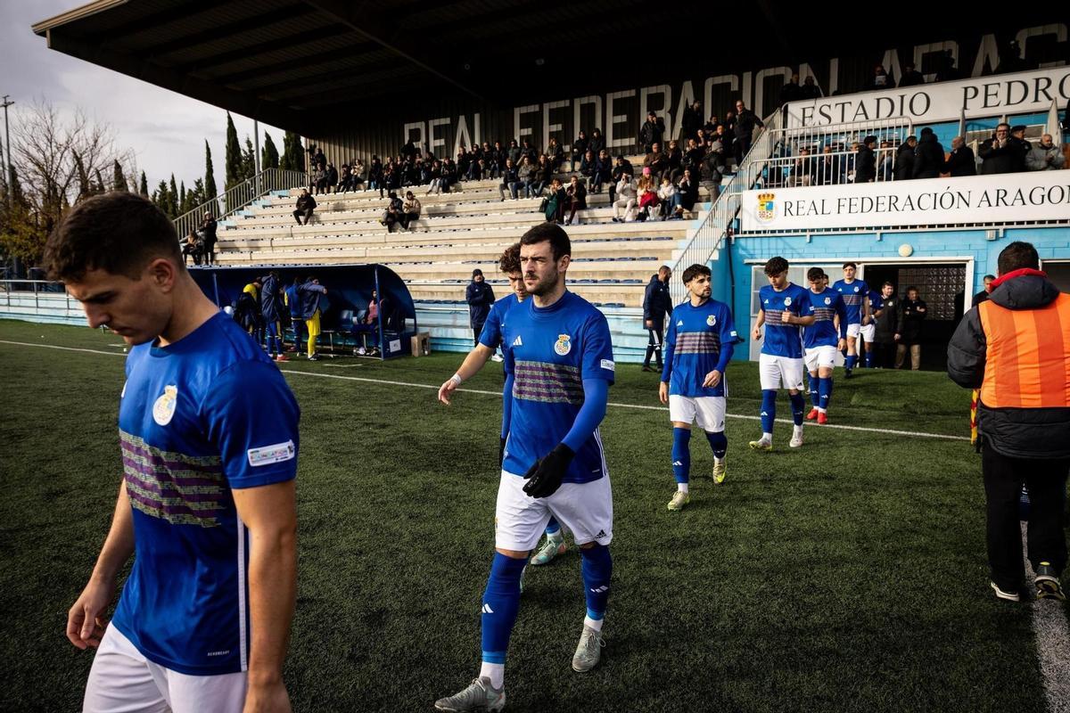 Los jugadores de Aragón saltan al terreno de juego del Pedro Sancho en el último partido frente a Canarias.