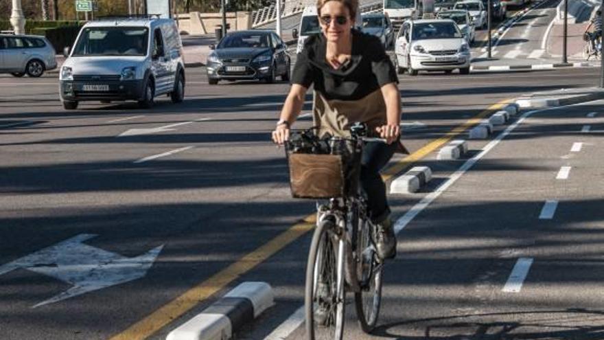 «Bicifest» lleva las bicicletas  al hemiciclo del consistorio