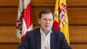 El PSOE i Vox forcen la compareixença de Mañueco per la gestió dels incendis