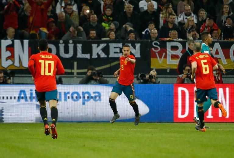 El partido Alemania - España, en imágenes