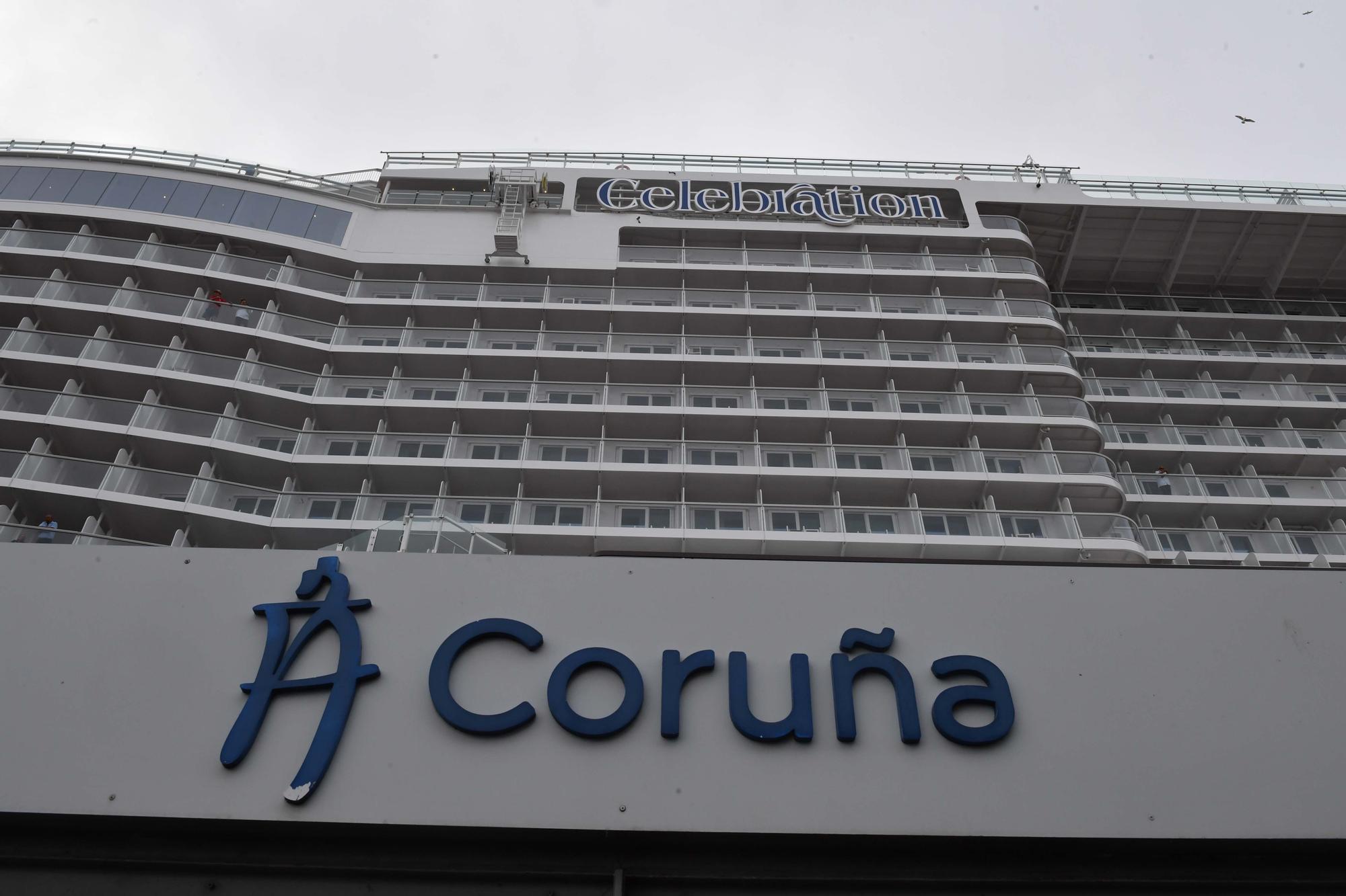 El crucero 'Carnival Celebration' hace su primera escala en A Coruña