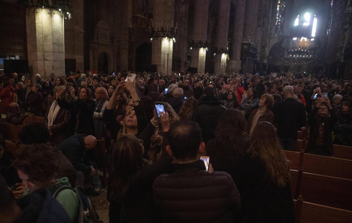 Fest des Lichtes auf Mallorca: So war die magische Acht am Freitag in der Kathedrale von Palma zu sehen
