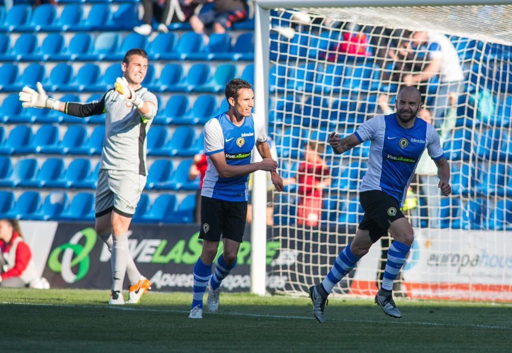 Dos goles de Chechu y una genial asistencia de Javi desatascan a un Hércules que vuelve a la promoción