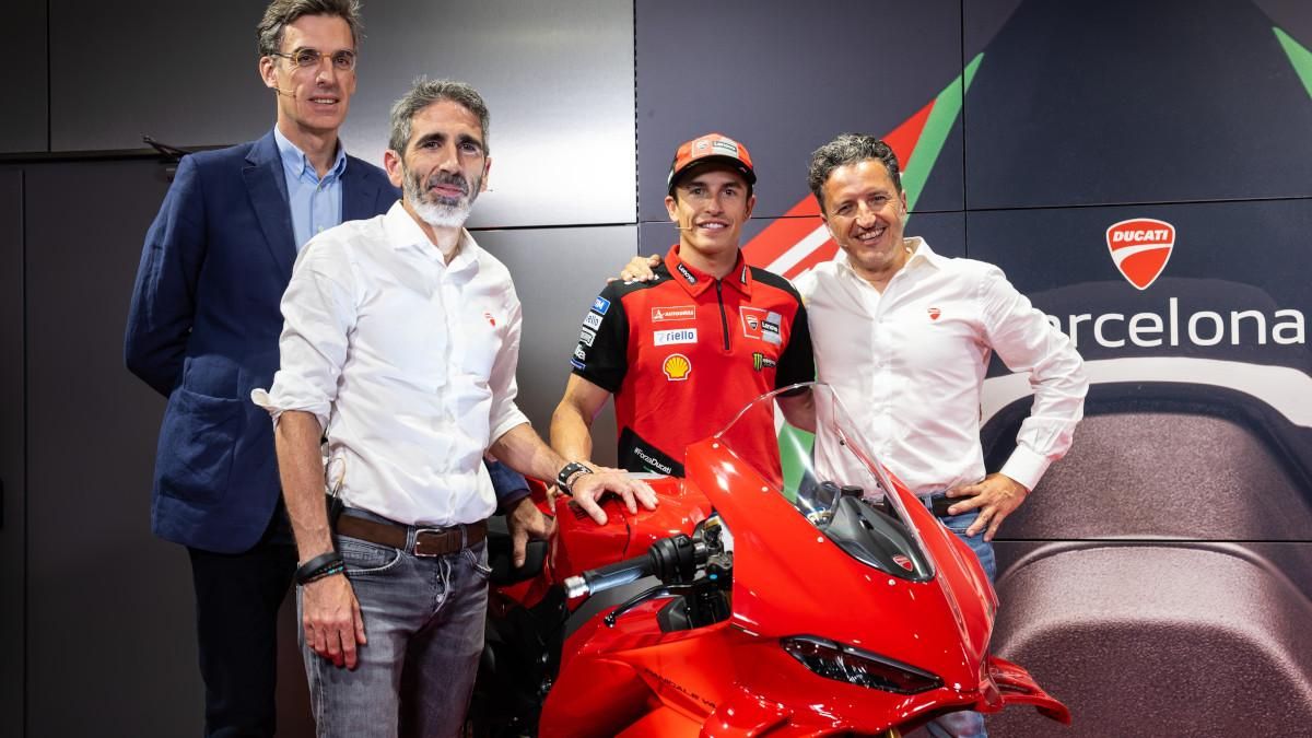Marc Márquez fue el padrino de excepción en la apertura del nuevo concesionario Ducati en Barcelona