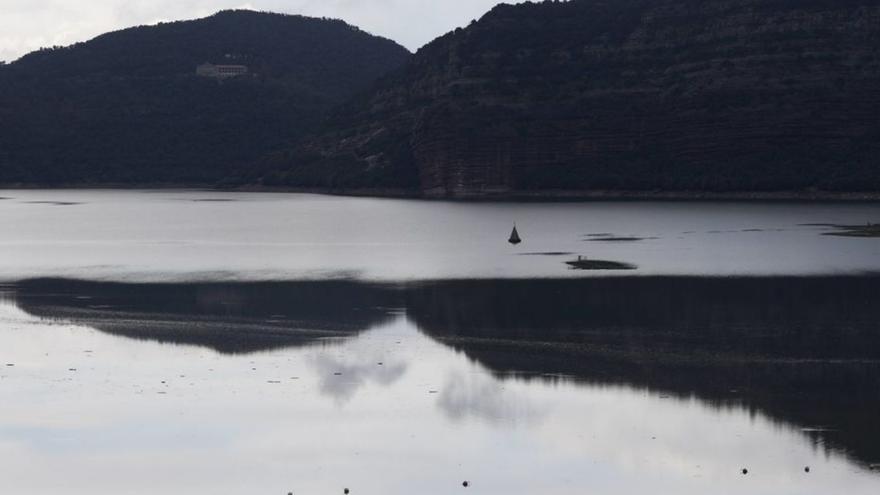 L’embassament de Sau a prop del dic, ahir, amb les reserves al 71%. | FERRAN NADEU
