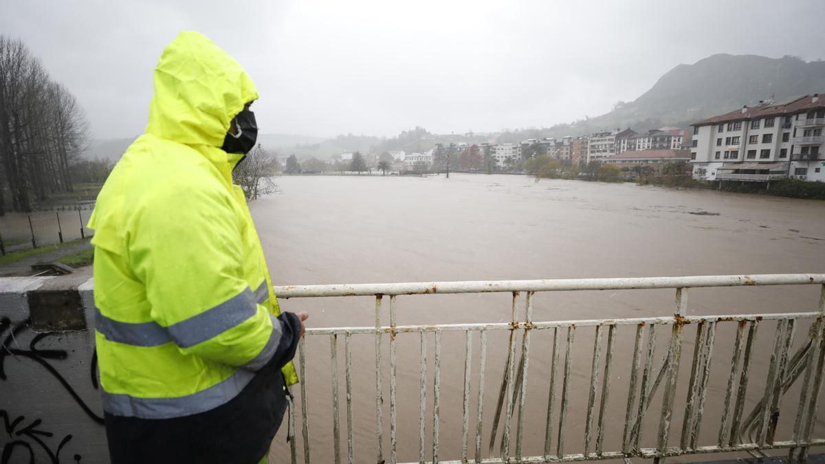 Inundaciones en Asturias: Todas las imágenes de una complicada jornada de lluvias