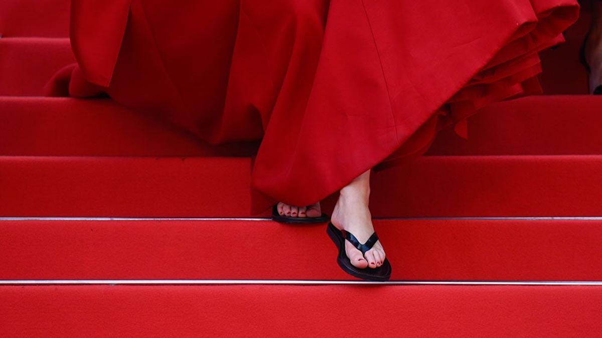 Jennifer Lawrence con chanclas en Cannes
