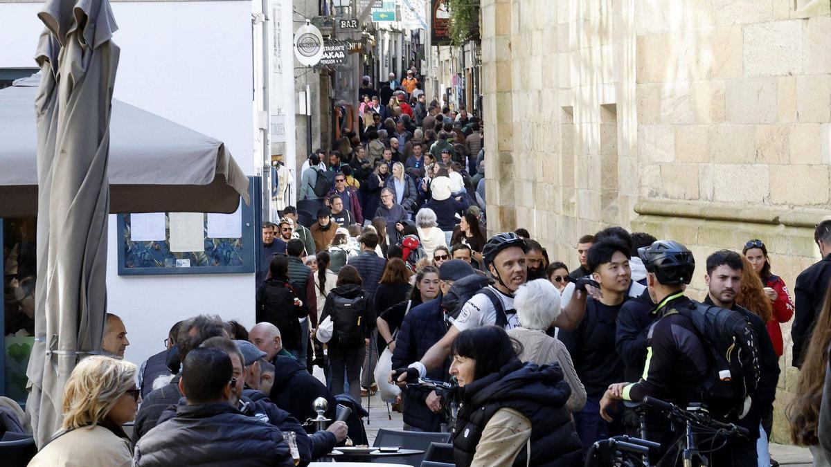 Santiago ultima su plan para equilibrar el negocio turístico y la vida vecinal