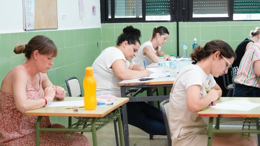 Publicadas las notas de la segunda prueba de las oposiciones a maestro en Extremadura