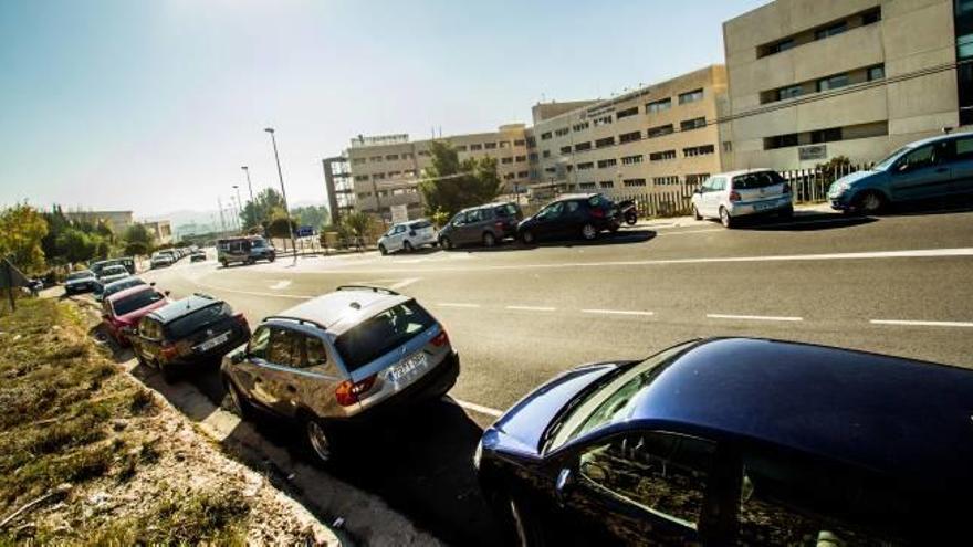 Ayuntamiento y Sanidad se unen contra la falta de aparcamiento en el hospital