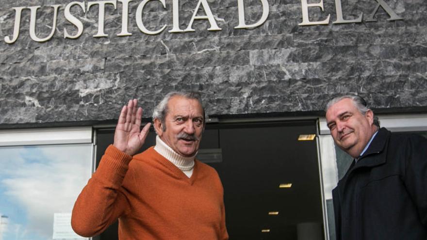 El exentrenador del Elche, David Vidal, el día que estuvo en la Ciudad de la Justicia de Elche