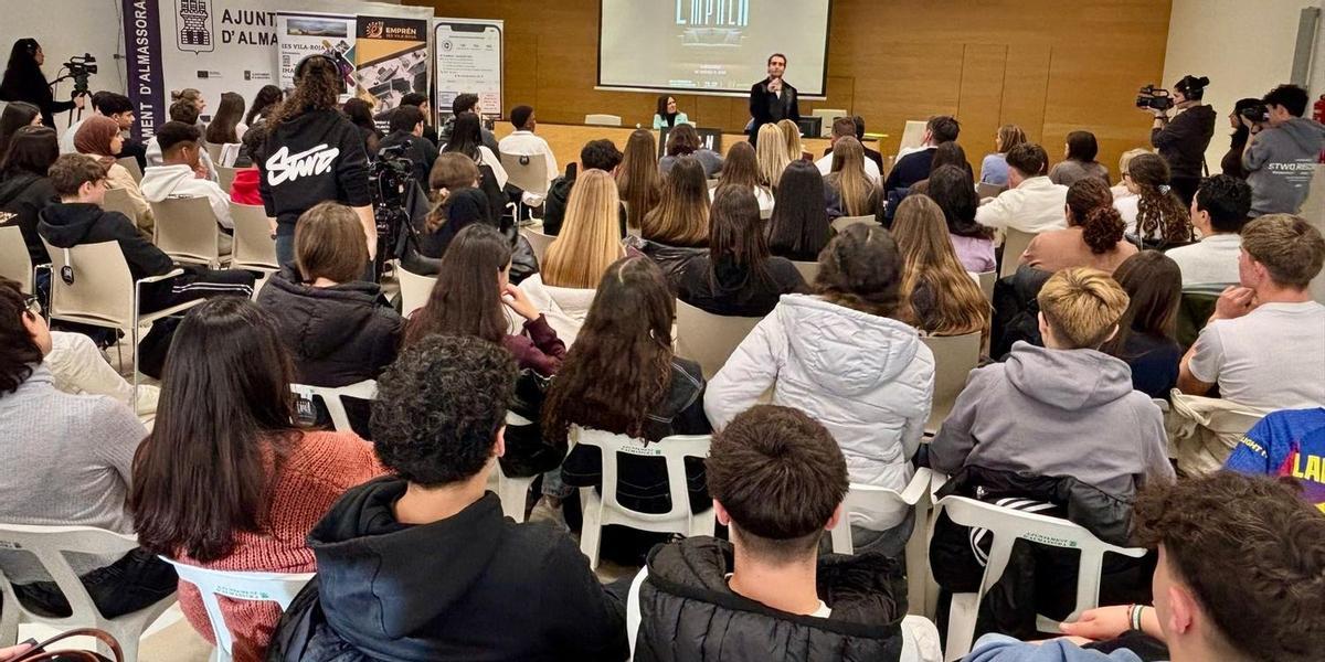 'Ara Emprén' busca potenciar los conocimientos entre los jóvenes para que puedan emprender en el futuro.