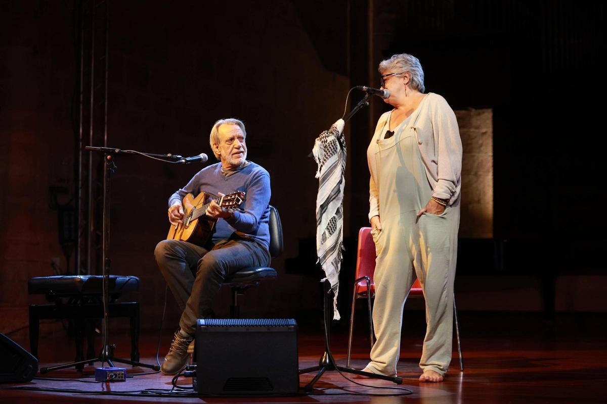 Luis Pastor, junto a su esposa, Lourdes Guerra.